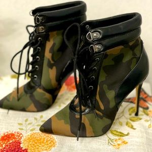 Aldo Panna Women Army Boots Camo High Heel Lace Up Combat Shoes size 5